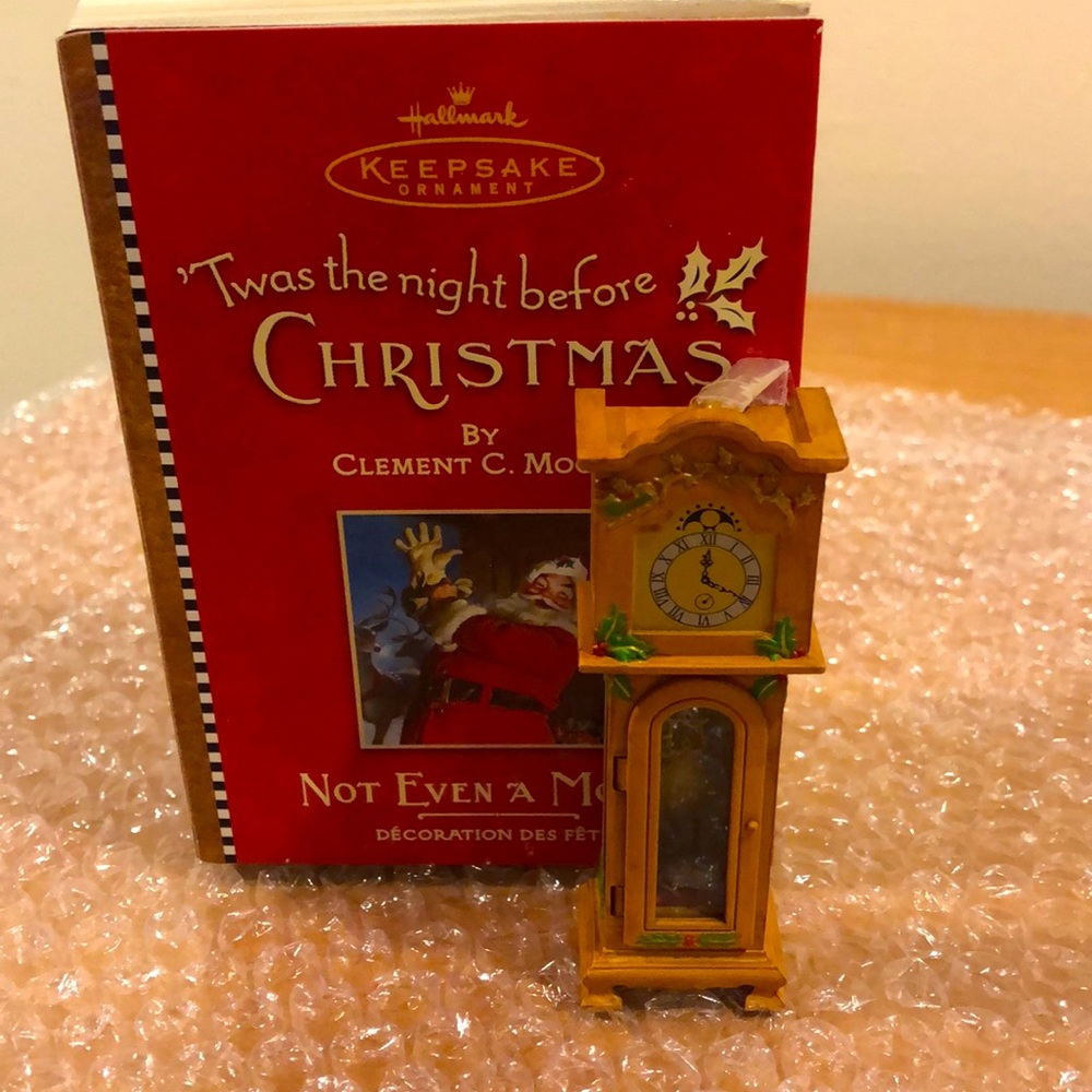 Hallmark MIB 2001 holiday ornament